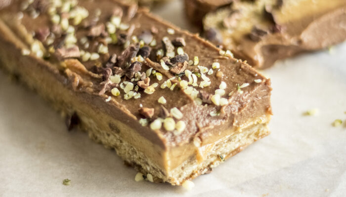 How To Make Delicious Peanut Butter Chocolate Bars At Home